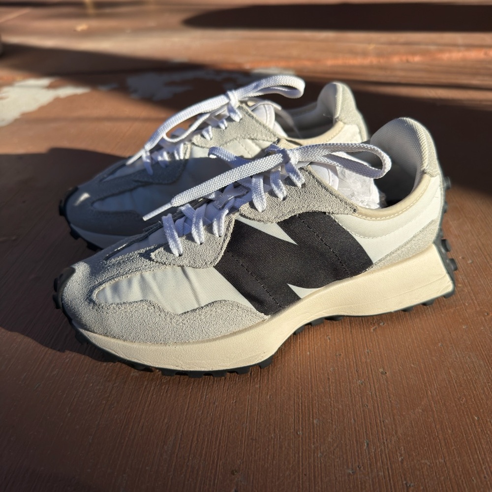 New Balance 327 Gray and Black Women's Sneakers